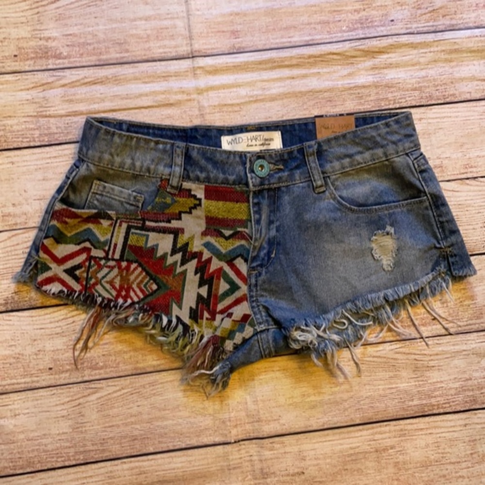 WYLD HART Boho Distressed Denim booty shorts 🍑
